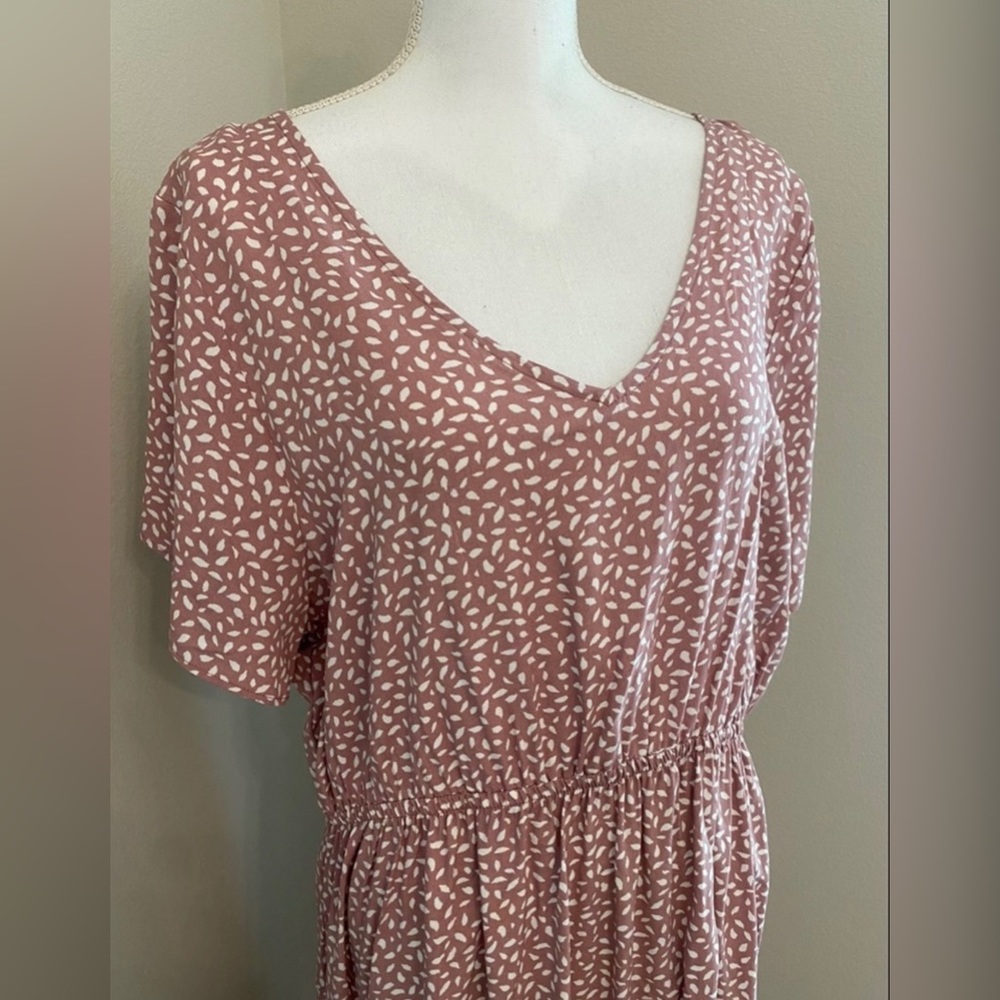 Plus Dress - Picture 2 of 5
